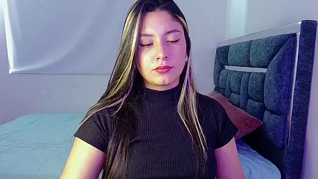 Lia 14  online show from October 23, 5:30 pm