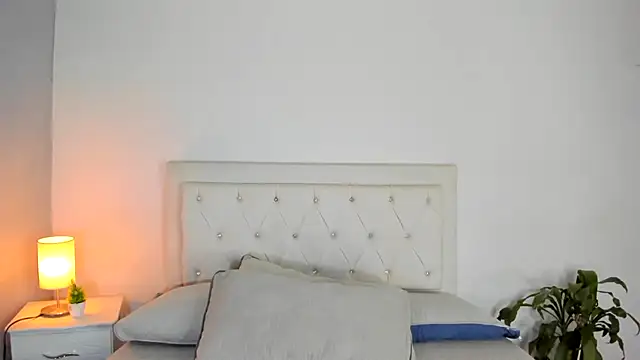 MELISSA ALVAREZ online show from October 13, 9:34 am