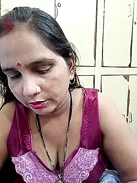 Snapshot of reemacouple007 chatting on October 4, 10:21 am reemacouple007 online show from October 4, 10:21 am