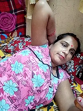 Snapshot of reemacouple007 chatting on October 18, 11:24 am reemacouple007 online show from October 18, 11:24 am