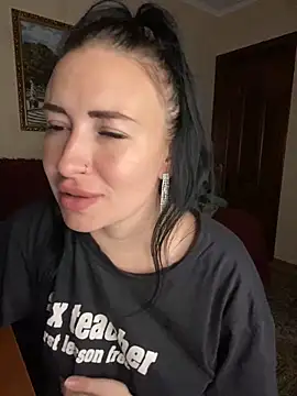 Roxana Bell online show from May 30, 1:53 pm