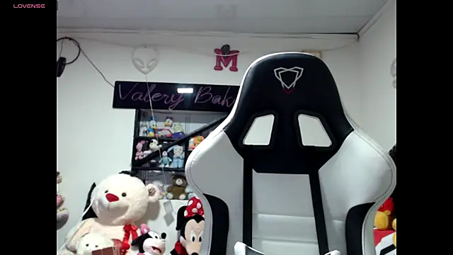 ValeryBaker  online show from October 31, 11:14 am