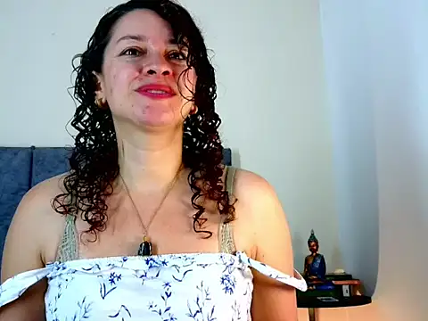 Snapshot of ArtesanaMK chatting on September 13, 5:32 pm ArtesanaMK online show from September 13, 5:32 pm
