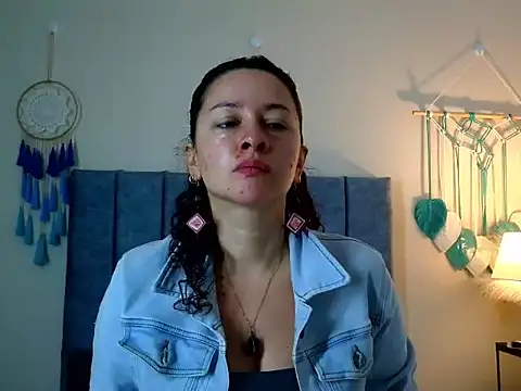 Snapshot of ArtesanaMK chatting on October 14, 11:24 am ArtesanaMK online show from October 14, 11:24 am