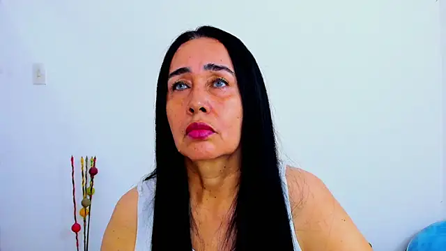 HorniestMilf online show from March 12, 7:38 pm