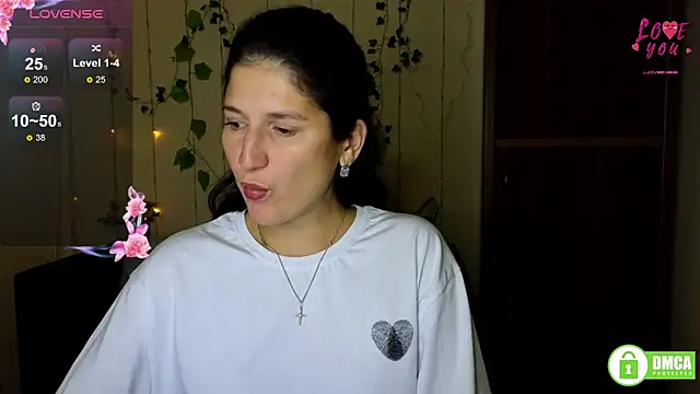 Alianna Solo Kisses online show from October 6, 11:27 am