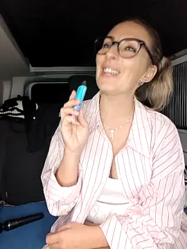 Snapshot of Jade_Emeraud chatting on October 20, 8:01 pm Jade Emeraud online show from October 20, 8:01 pm