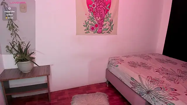 JaneRuss  online show from October 11, 8:41 am