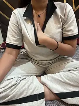 AASHI66 online show from June 30, 6:51 pm
