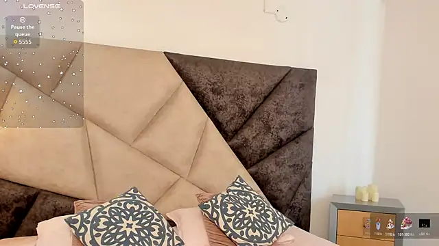 FaloonRoussel online show from November 18, 6:20 pm