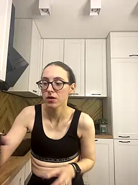 MartiniiSelenna online show from November 17, 7:09 am