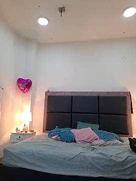 Aslhyn Gomez online show from March 16, 8:13 pm