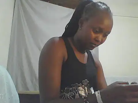 cute ella online show from April 18, 7:07 pm