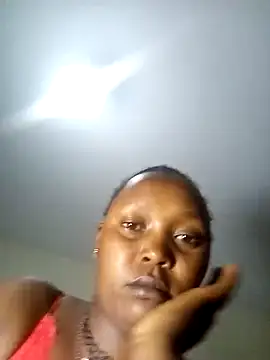 Snapshot of cute_ella chatting on October 29, 7:56 am cute ella online show from October 29, 7:56 am