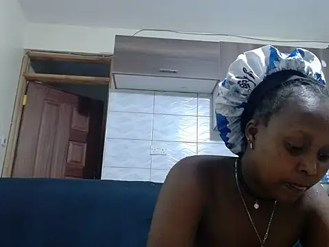 Snapshot of cute_ella chatting on October 5, 7:41 pm cute ella online show from October 5, 7:41 pm