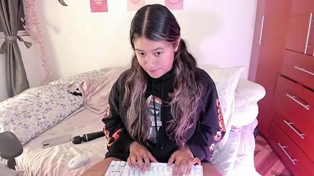 StephaniFox online show from November 21, 4:47 am