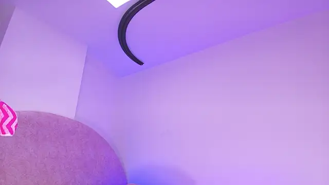 vale ross  online show from February 28, 3:17 am