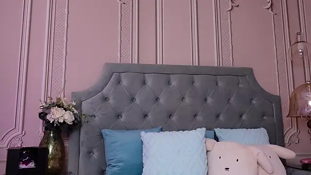 LucyAddison online show from April 4, 4:11 am