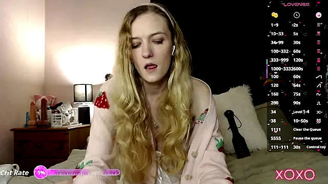 EllieeRose online show from September 13, 1:30 pm