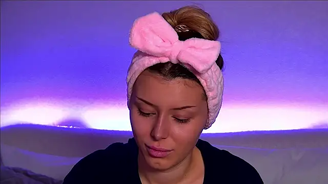 Snapshot of LiliaBianka chatting on December 2, 7:10 am LiliaBianka online show from December 2, 7:10 am
