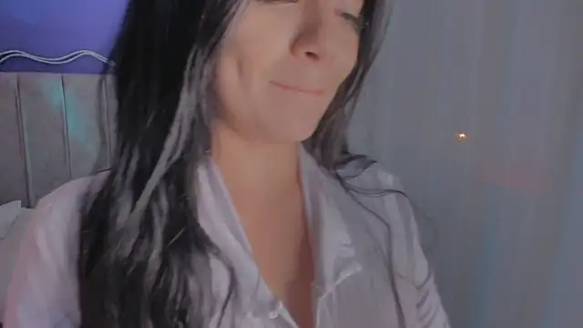 EvaaStevens online show from April 18, 8:09 pm