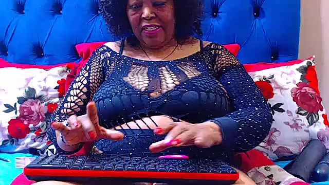 ebonycandy10 online show from October 15, 5:32 am