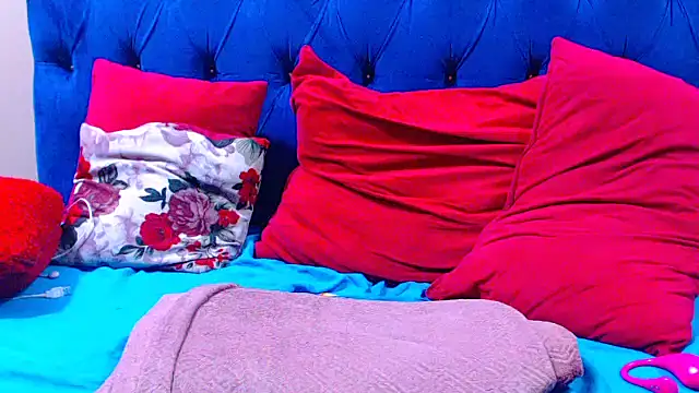 ebonycandy10 online show from April 18, 7:07 pm