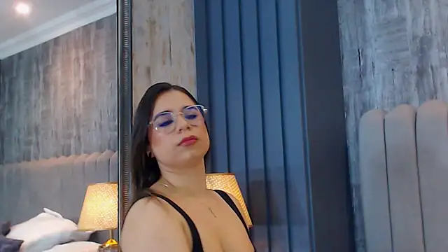 ThaniaJones online show from February 17, 12:15 pm