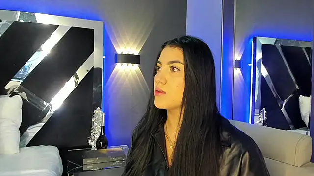 PaulinaDuarte online show from November 4, 12:10 pm