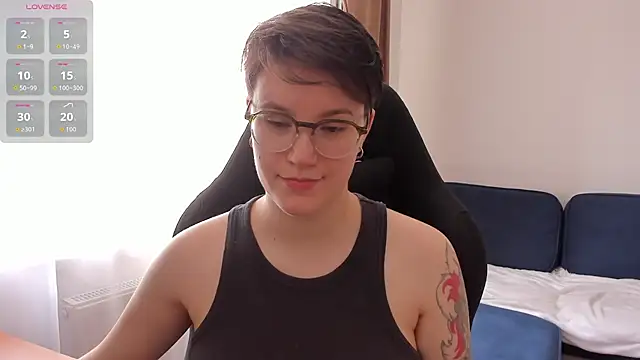 JessieFlower online show from August 4, 7:47 am