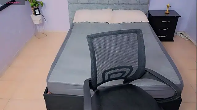 Lana stone  online show from November 30, 3:32 am