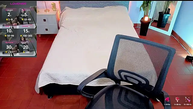 Lana stone  online show from February 20, 4:00 am