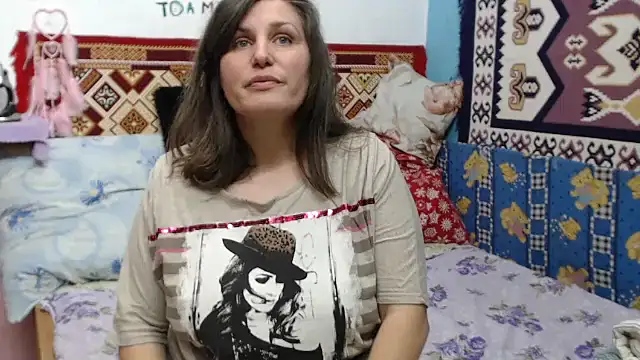 AdelineBlueEyes online show from November 29, 11:58 am