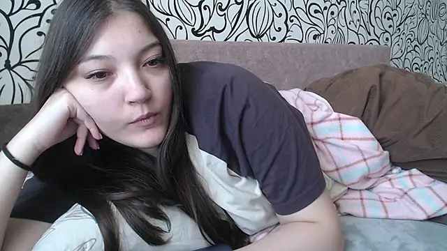 AlisaDevis online show from August 9, 1:35 am