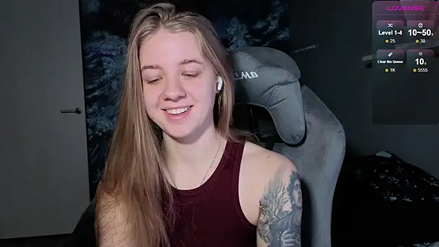 candy maggie online show from December 18, 5:29 pm