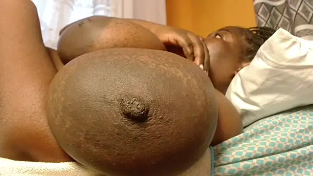 Snapshot of titi_fiesta chatting on September 21, 7:18 am titi fiesta online show from September 21, 7:18 am