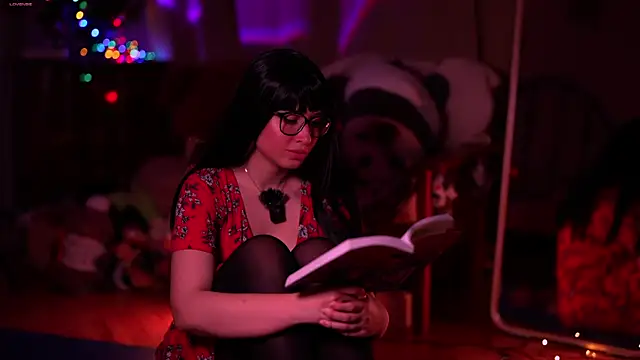 SweetyKitty18 online show from April 25, 5:54 pm