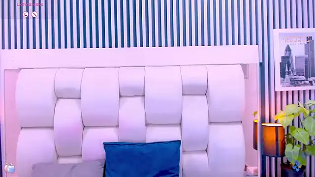 sarah cream online show from April 15, 4:35 am