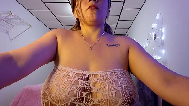 tara rios online show from December 15, 11:21 pm