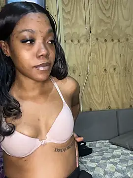 NillaMontana online show from March 28, 2:22 am