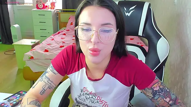 folinskayyya online show from March 23, 6:30 am