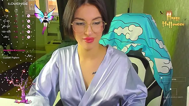 Snapshot of folinskayyya chatting on October 28, 2:28 am folinskayyya online show from October 28, 2:28 am