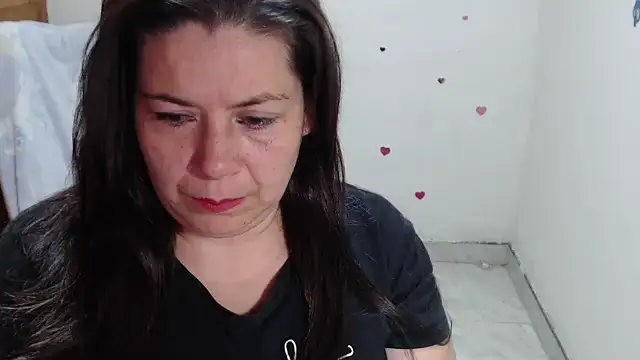 lilisa777 online show from April 24, 11:29 pm