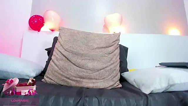 Natasha Colins1 online show from February 14, 6:15 am