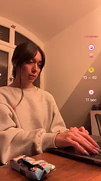 emiliasommer online show from October 1, 6:57 pm