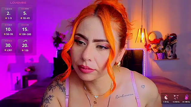Snapshot of Dulce_charlottee chatting on October 27, 7:52 pm Dulce charlottee online show from October 27, 7:52 pm