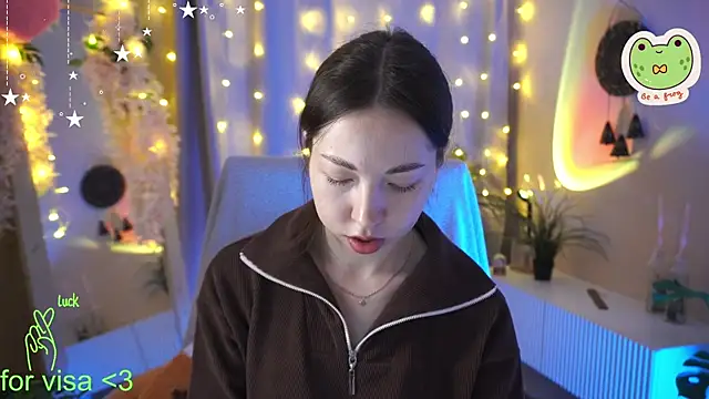 Snapshot of Sarah_Son chatting on October 19, 5:42 am Sarah Son online show from October 19, 5:42 am