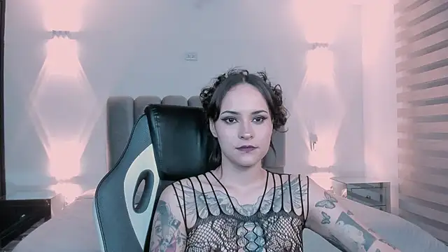 AnnyThompson  online show from December 20, 12:14 am