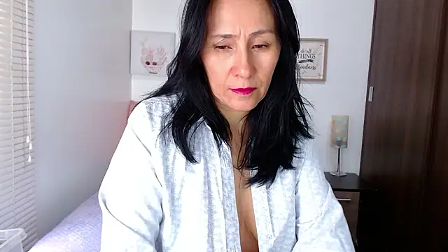 Maira B online show from March 6, 5:30 pm