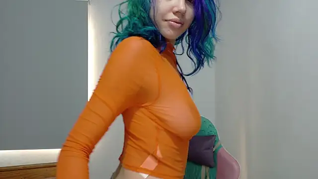 WandaDoll online show from April 12, 12:30 pm